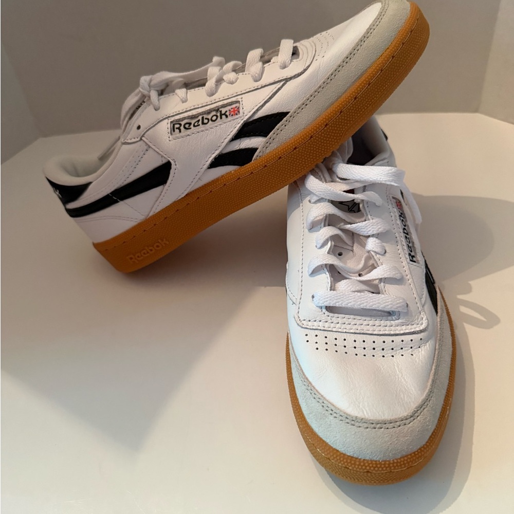 Reebok Club C Revenge White/Black Leather Sneakers with Gum Sole Men’s 8 NEW